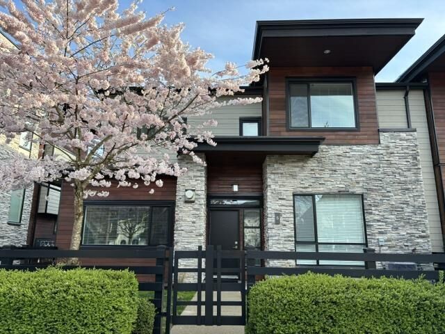 Property Photo:  15688 28 Avenue 5  BC V3Z 0N1 