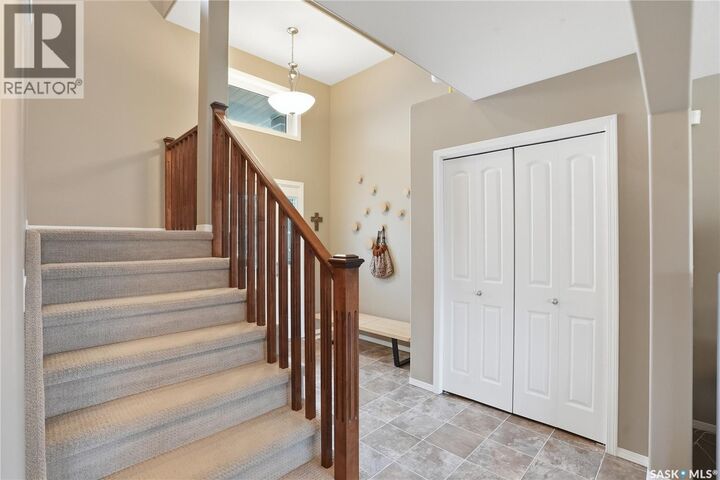 Property Photo:  238 Stepney Crescent  SK S7T 0A1 