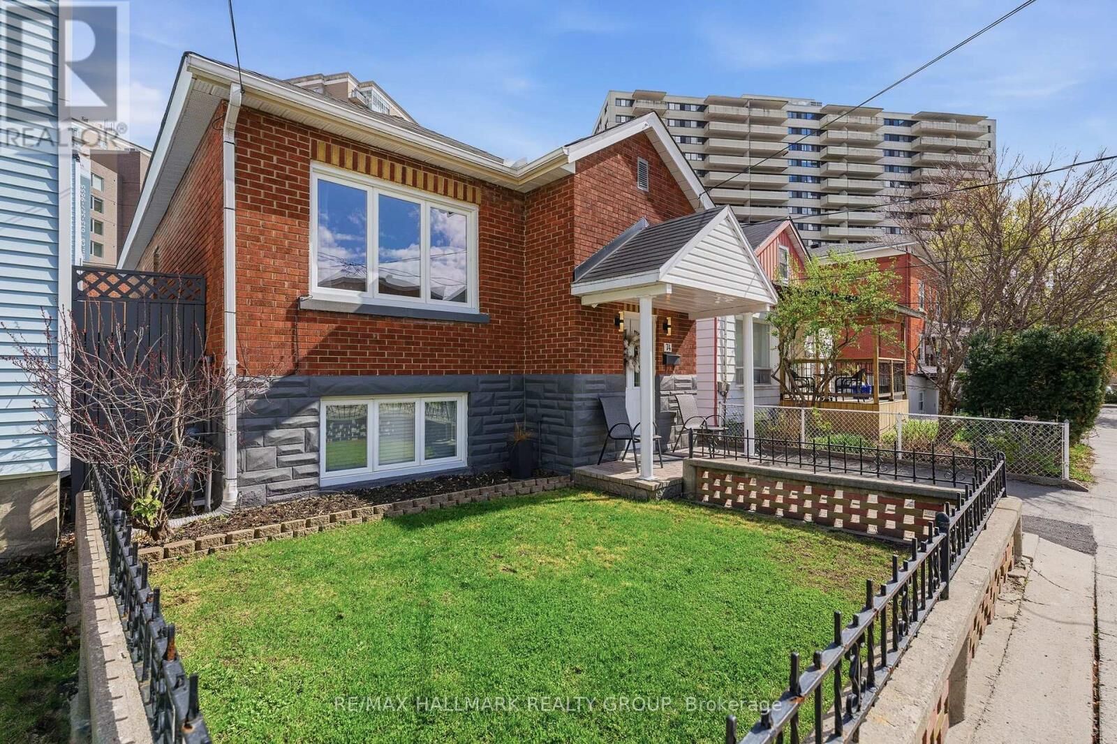 Property Photo:  74 Genest Street  ON K1L 7Z2 