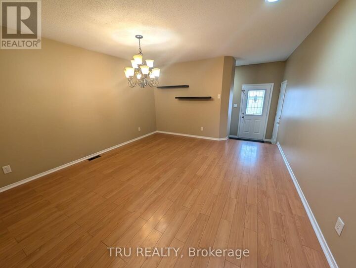 Property Photo:  94 Hathaway Drive  ON K2G 6S6 
