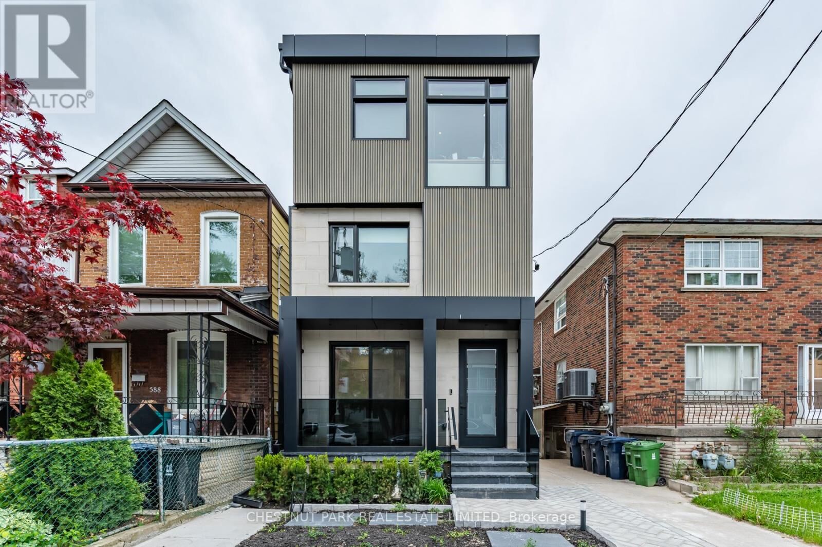 Property Photo:  594 Concord Avenue Main  ON M6H 2R1 