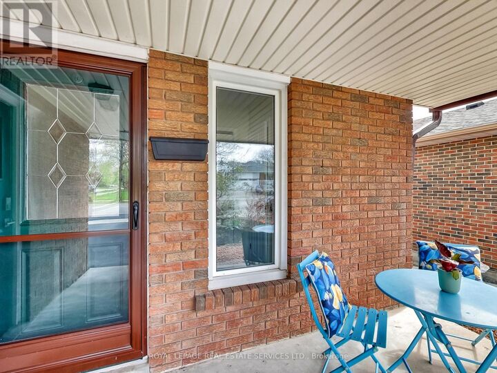 Property Photo:  27 Bremen Lane  ON L5M 1G7 
