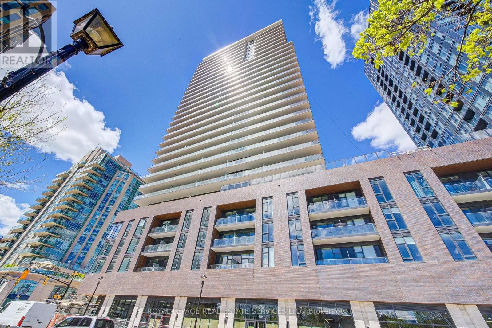 Property Photo:  2075 Lakeshore Road 1206  ON L7R 1E2 