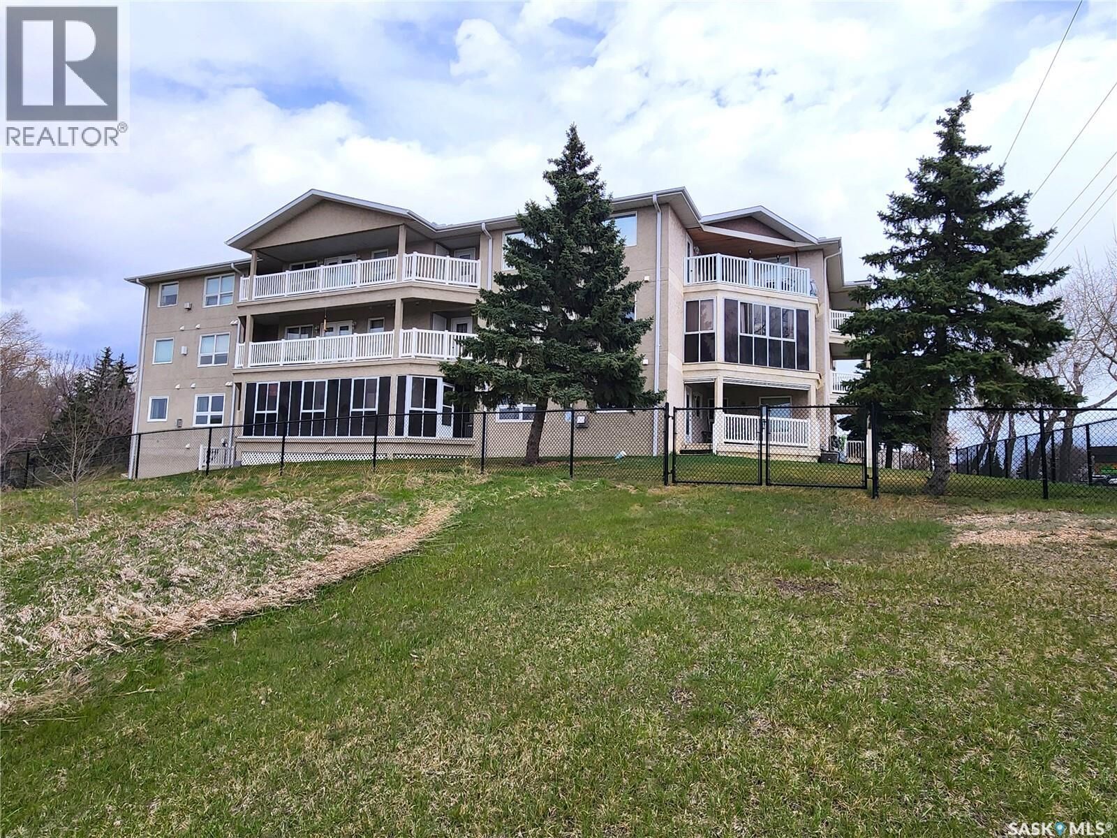 Property Photo:  101 12 Cundall Drive  SK S4A 1T1 