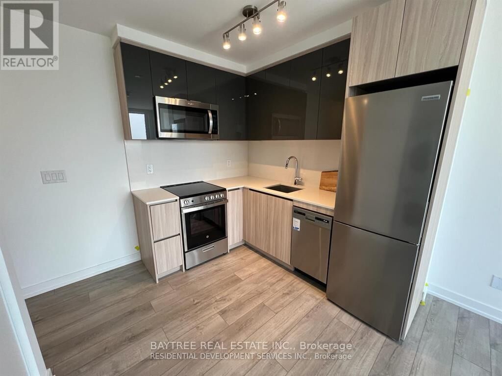 Property Photo:  3100 Keele Street 1102  ON M3M 0E1 