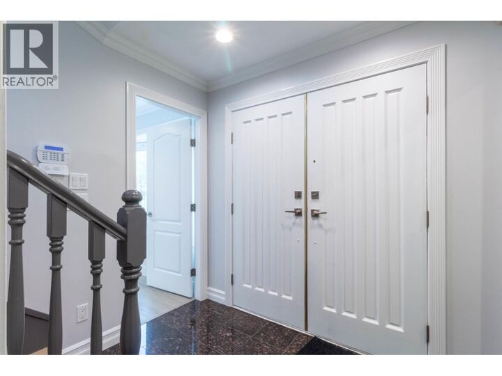 Property Photo:  392 East 63rd Avenue  BC V5X 2J9 