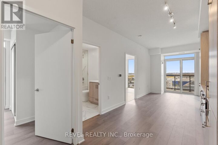 Property Photo:  60 Honeycrisp Crescent 720  ON L4K 0N5 