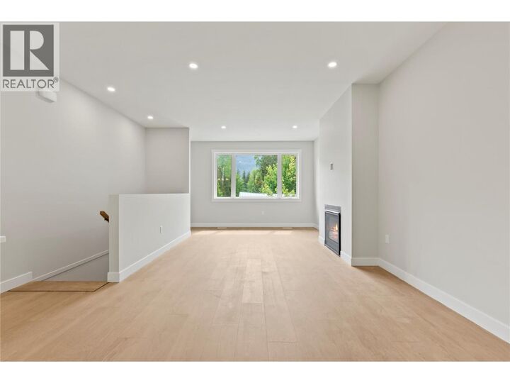 Property Photo:  166 2nd Avenue  BC V1E 3J4 