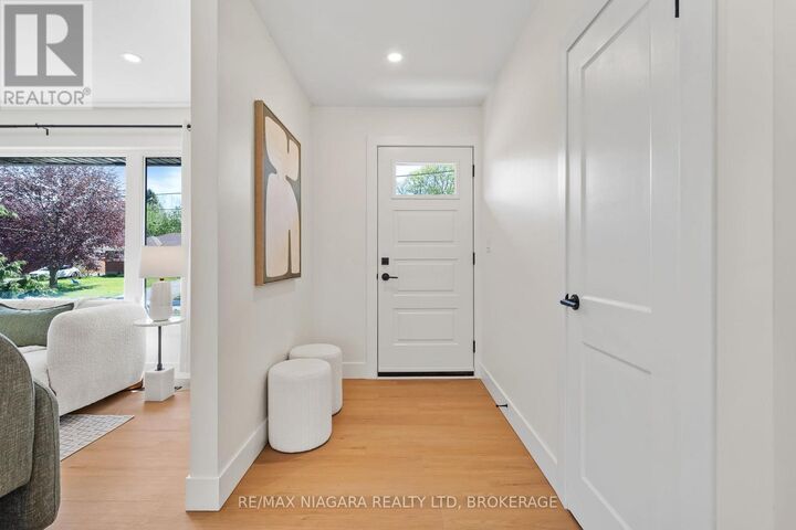Property Photo:  3555 Gainsborough Avenue  ON L2J 2T9 
