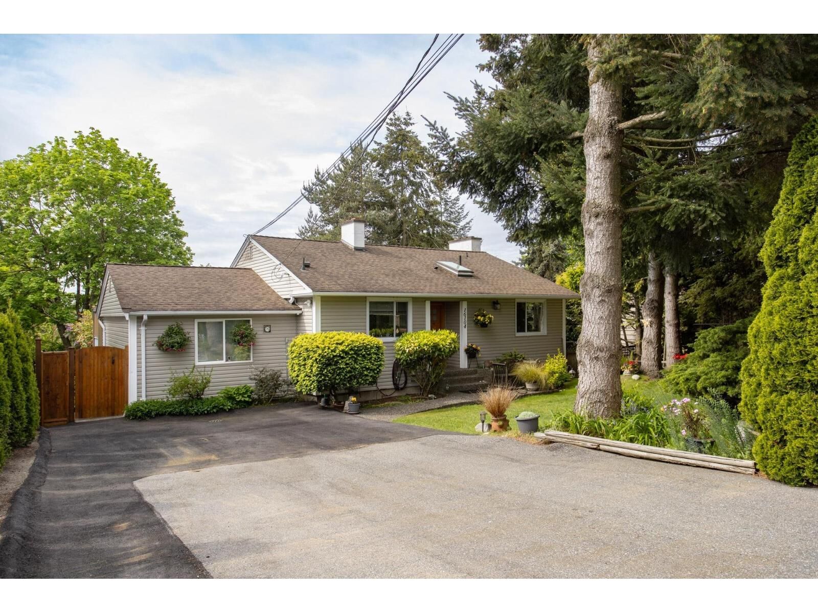 Property Photo:  16104 9 Avenue  BC V4A 1A6 