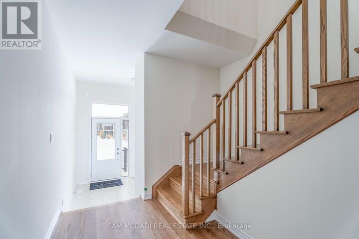 Property Photo:  52 Fish Drive  ON L4G 4A7 