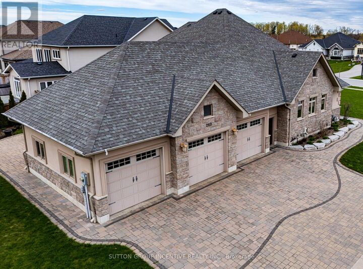 Property Photo:  260 Sunnybrae Avenue  ON L9S 1J1 