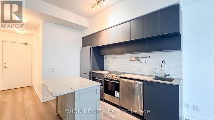 Property Photo:  181 Dundas Street East 2501  ON M5A 0N5 