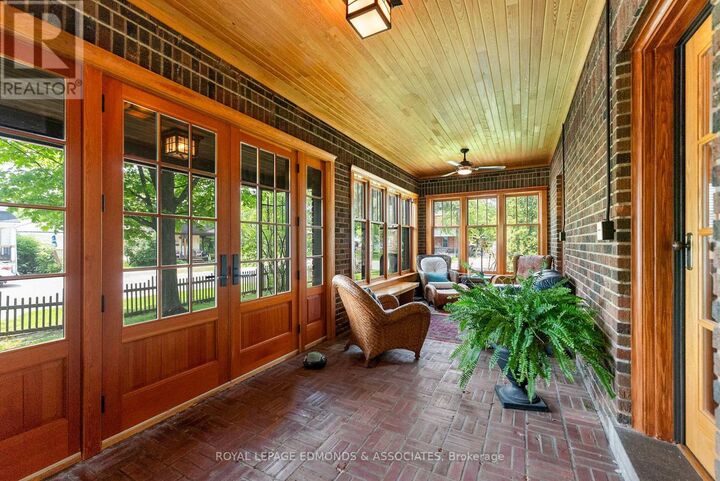 Property Photo:  202 Margaret Street  ON K8A 6A4 