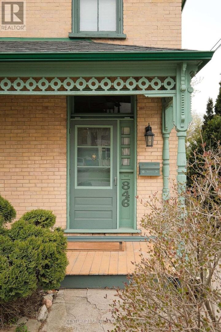 Property Photo:  846 George Street North  ON K9H 3T7 