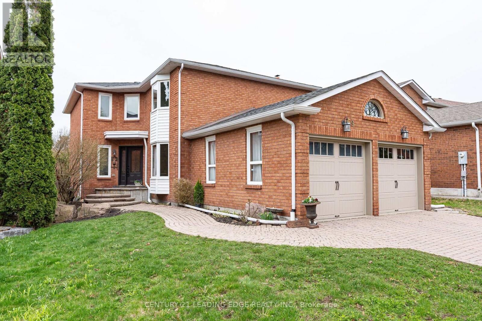 Property Photo:  59 Lanewood Drive  ON L4G 4V4 