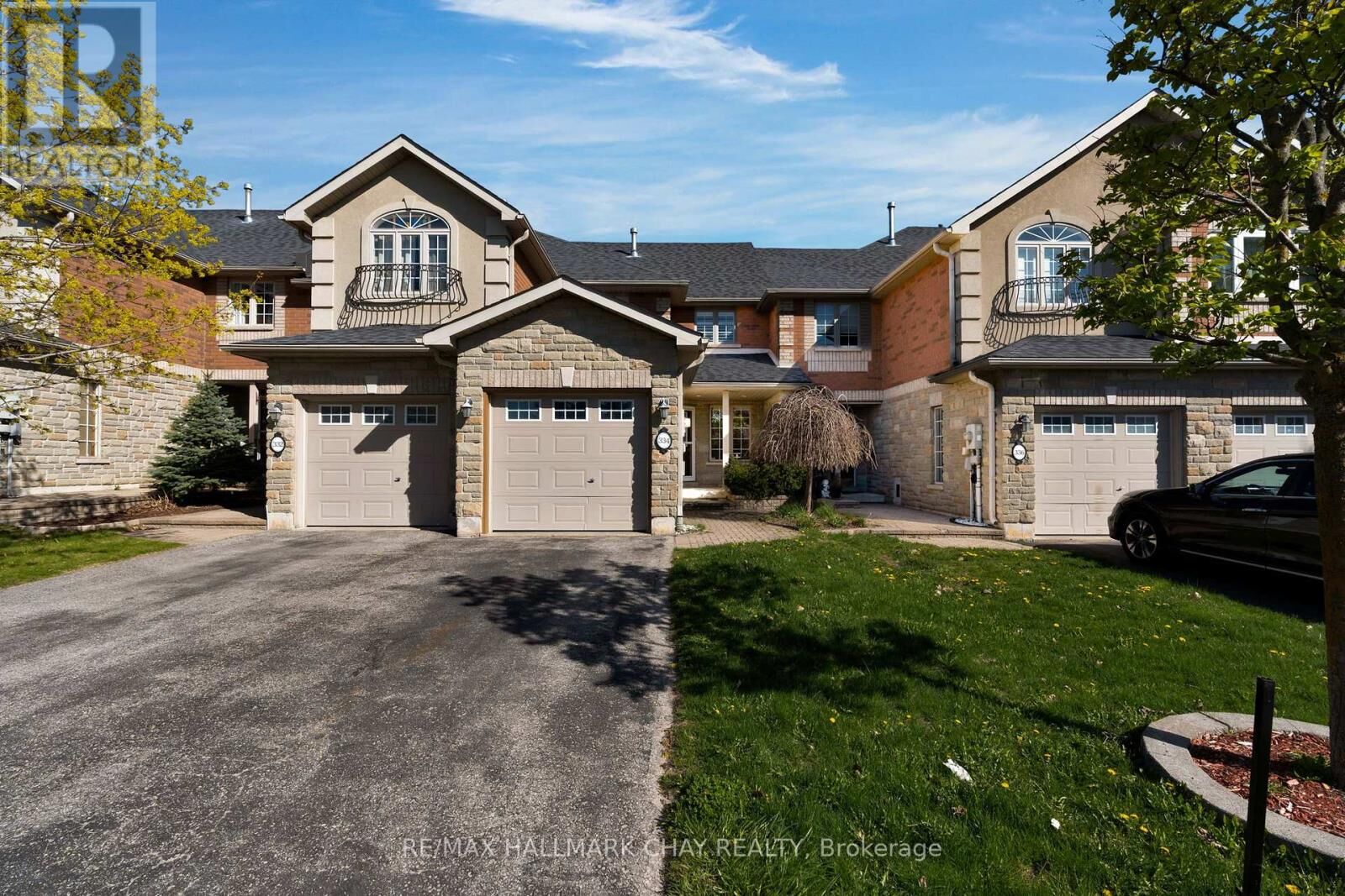 Property Photo:  334 Cundles Road East  ON L4M 7E5 