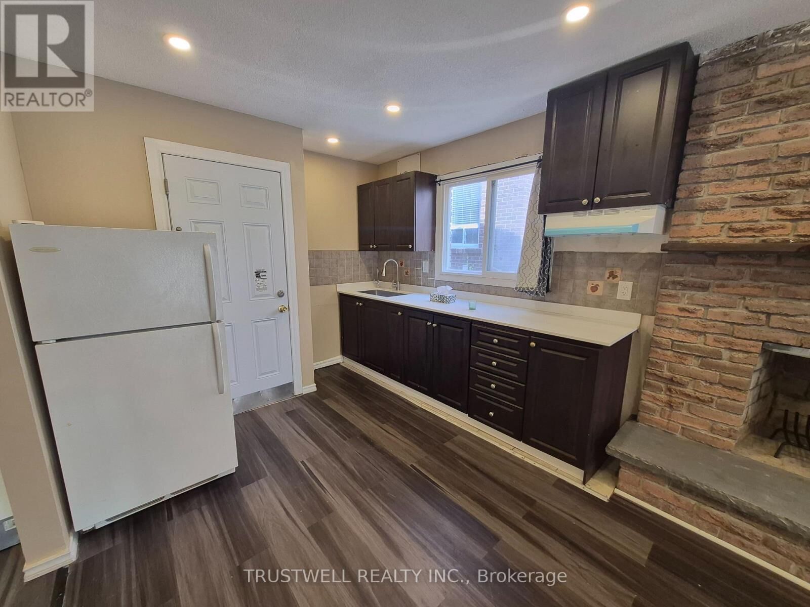 Property Photo:  3 Plumbrook Crescent Ground  ON M1S 3Z9 