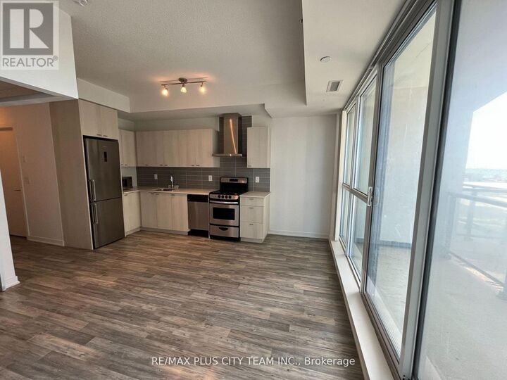 Property Photo:  51 East Liberty Street 1116  ON M6K 3P8 