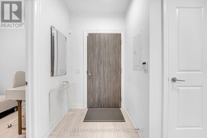 Property Photo:  10 Gatineau Drive 509W  ON L4J 0L2 