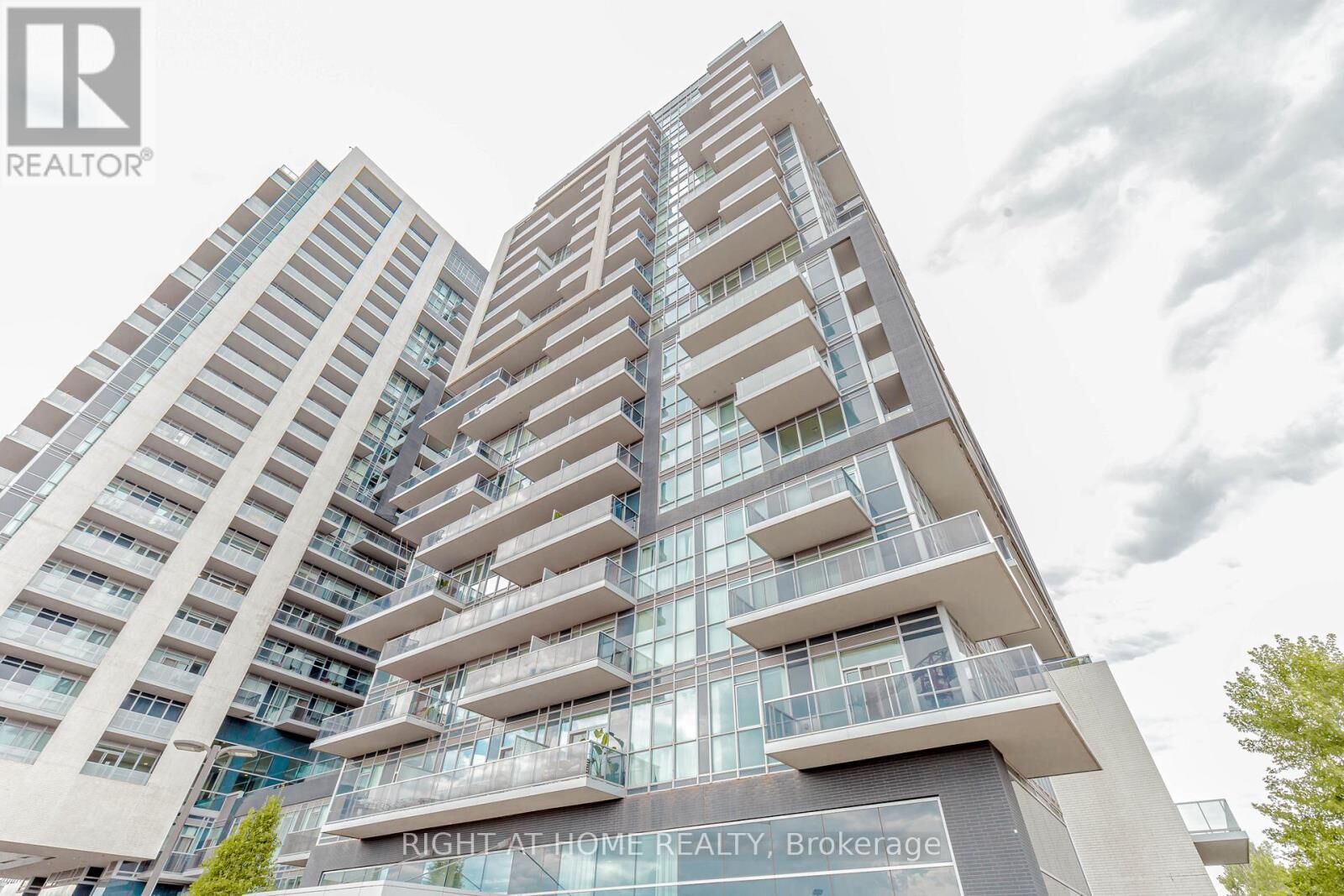 Property Photo:  2093 Fairview Street 709  ON L7R 0E6 