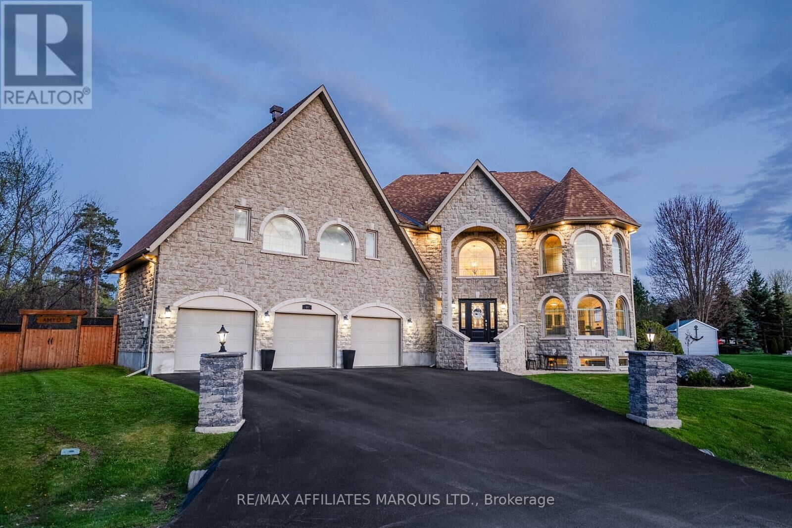 Property Photo:  46 Chantine Drive  ON K0C 1P0 