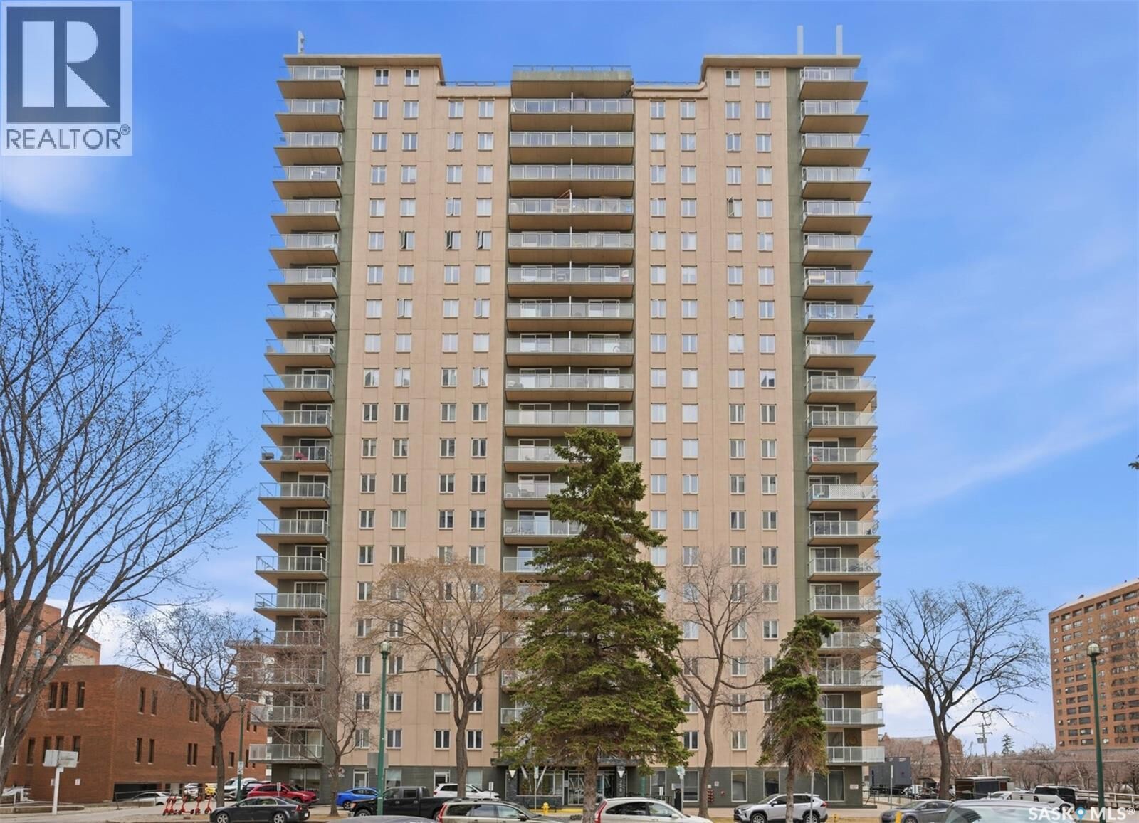 Property Photo:  302 320 5th Avenue N  SK S7K 2P5 