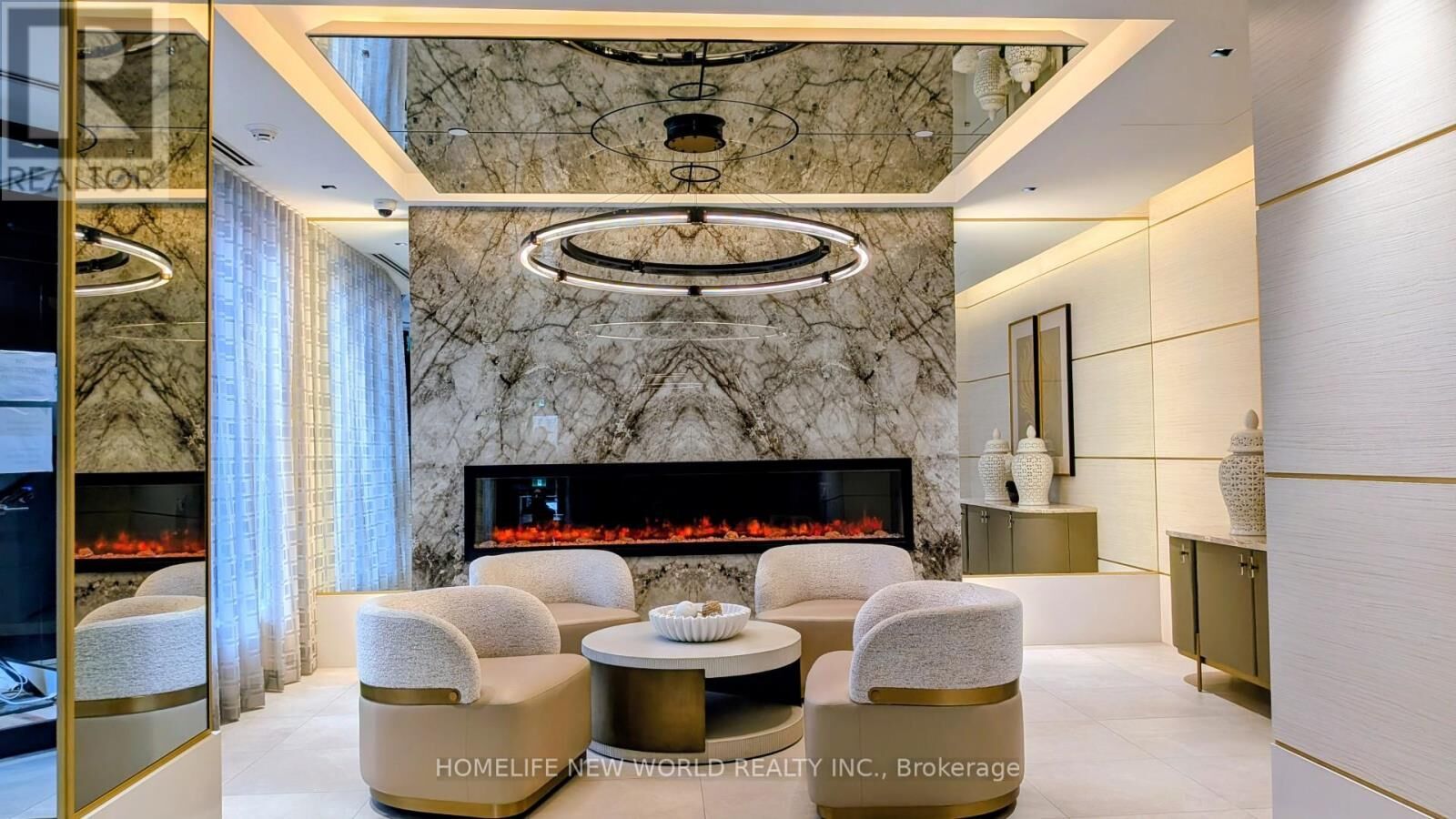 Property Photo: 5858 Yonge Street 2711 ON M2M 0C6