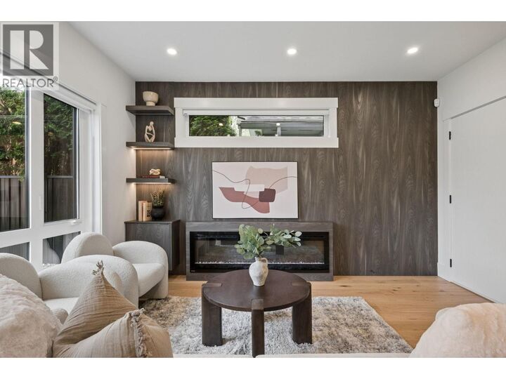 Property Photo:  4549 West 11th Avenue 2  BC V6R 2M5 