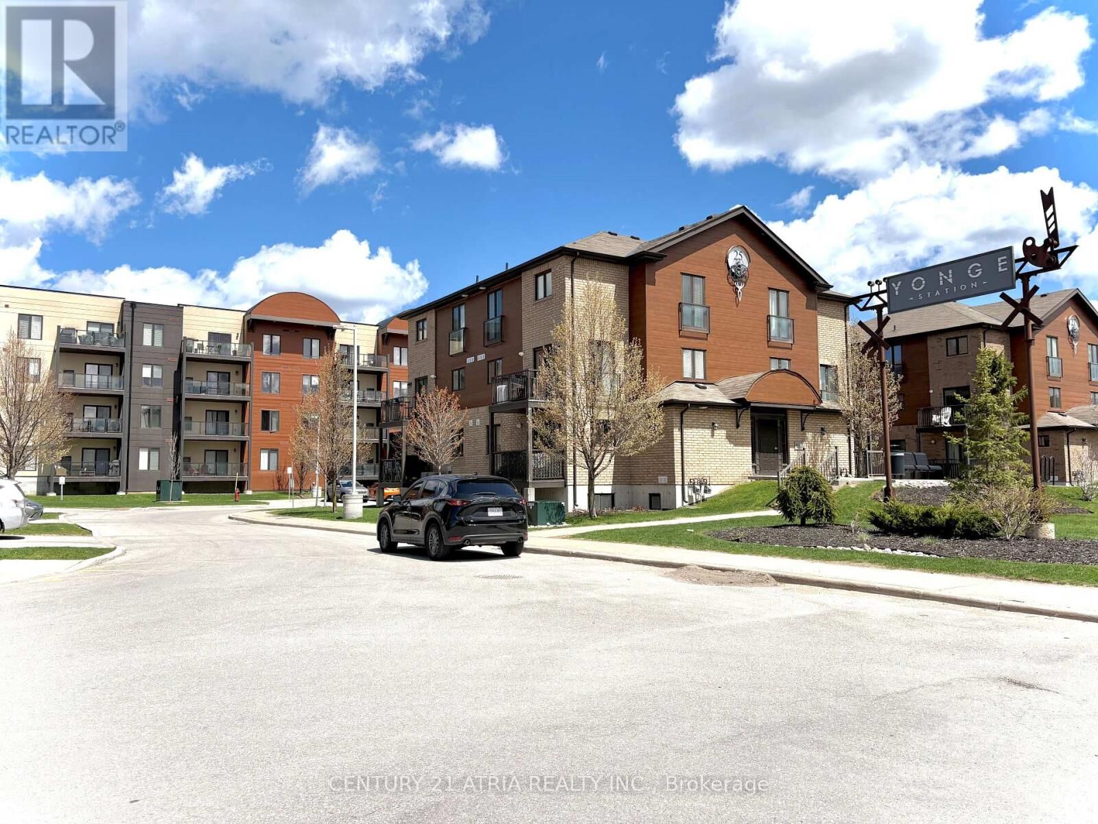 Property Photo:  720 Yonge Street 109  ON L9J 0G9 