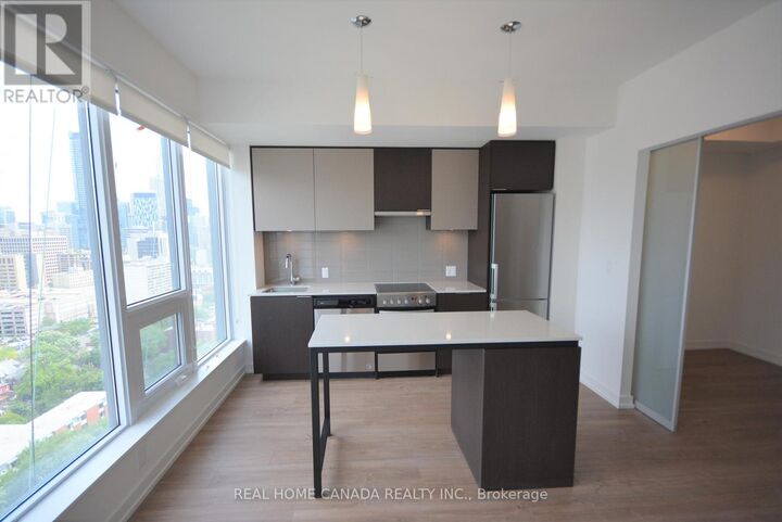 Property Photo:  203 College Street 1907  ON M5T 1P9 