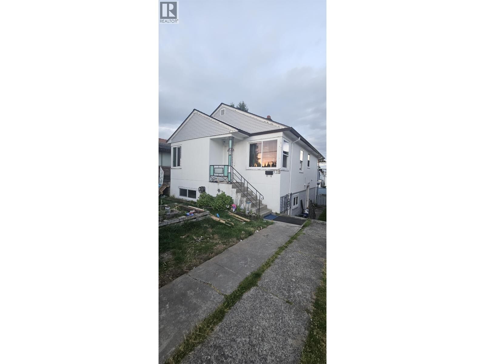 Property Photo:  936 Nanaimo Street  BC V5L 4S9 