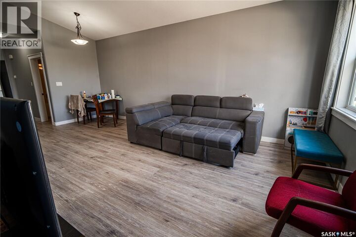 Property Photo:  264 Osler Street  SK S4R 1V4 