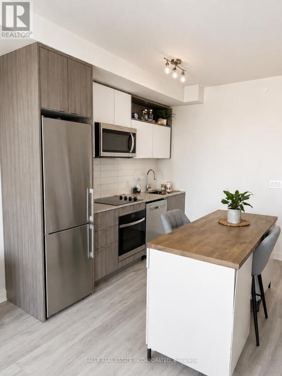 Property Photo:  70 Princess Street 2102  ON M5A 0X6 