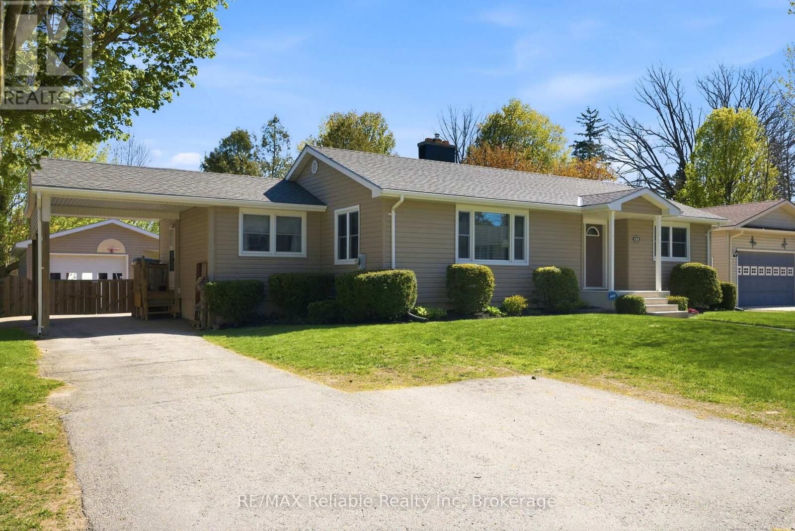 Property Photo:  131 Townsend Street  ON N0M 1L0 