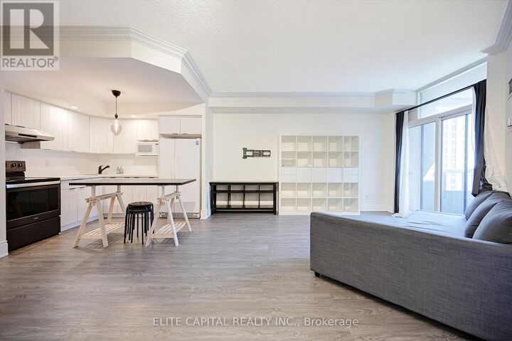 Property Photo:  5 Northtown Way 2209  ON M2N 7A1 