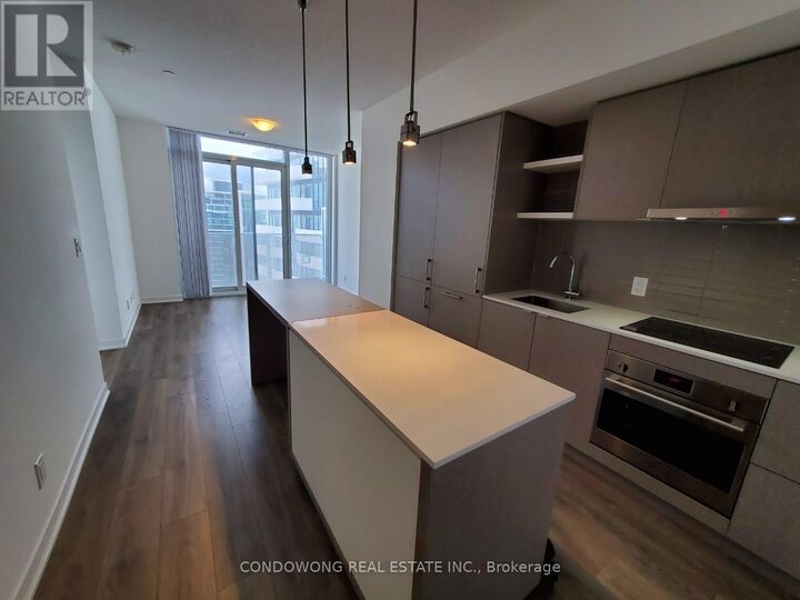 Property Photo:  100 Harbour Street 4905  ON M5J 0B5 
