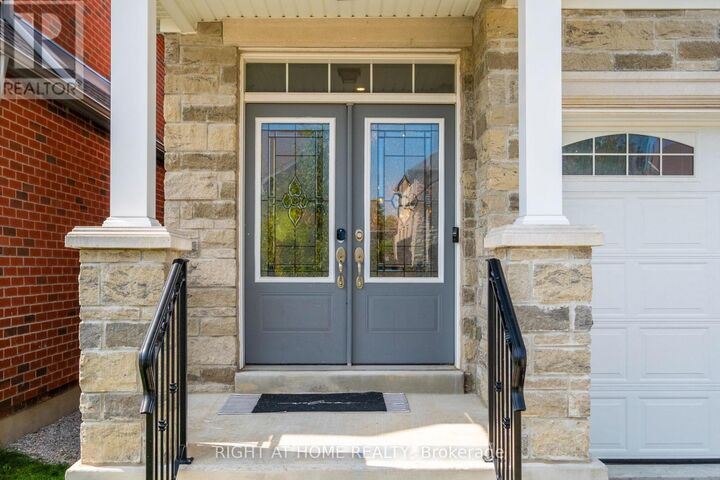Property Photo:  20B Leafield Drive  ON M1W 2T2 