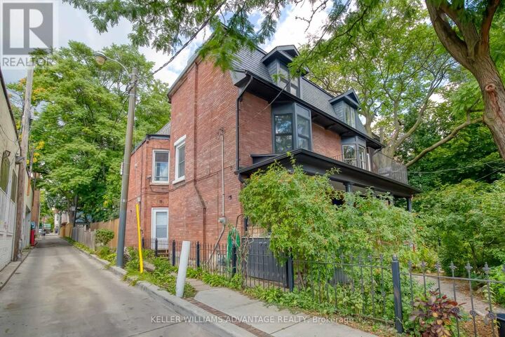 Property Photo:  254A Carlton Street  ON M5A 2L4 