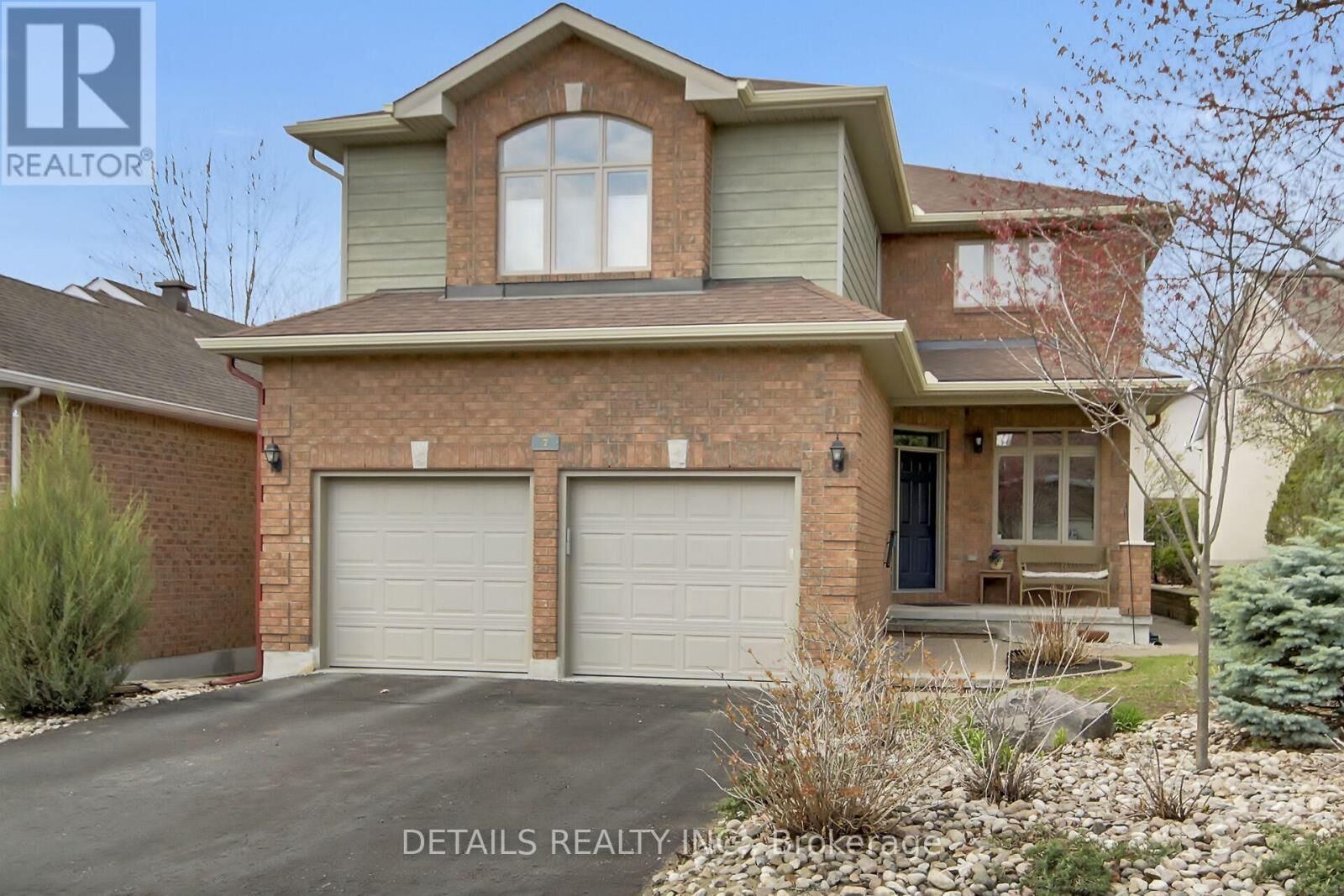 Property Photo:  7 Stonecroft Terrace  ON K2K 2V1 