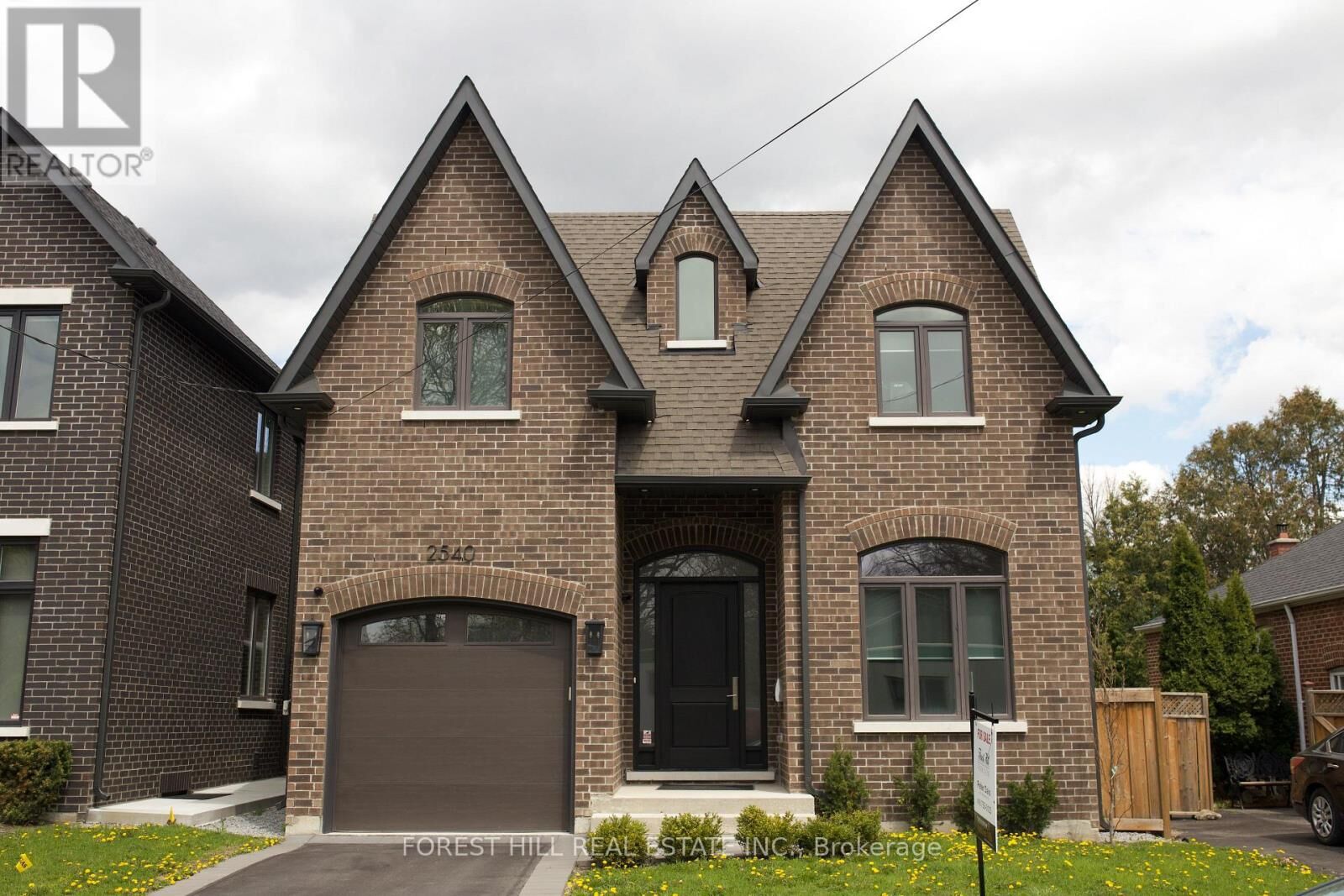 Property Photo:  2540 St Clair Avenue East  ON M4B 1M1 
