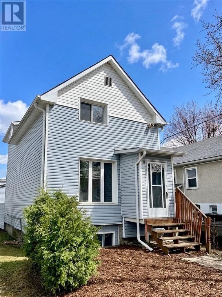 Property Photo:  458 Melvin Avenue  ON P3C 4X4 