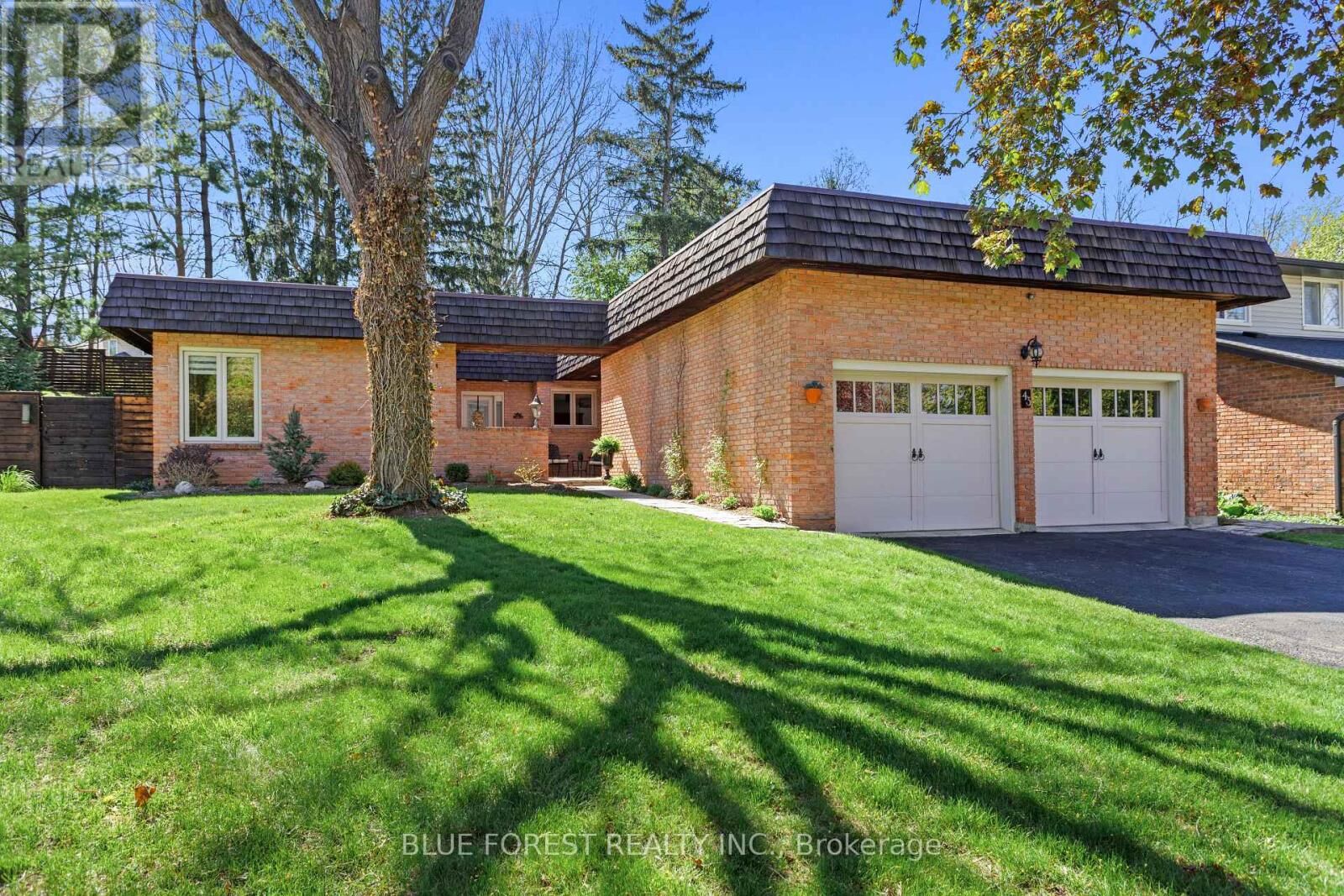 Property Photo:  43 Compton Crescent  ON N6C 4E9 