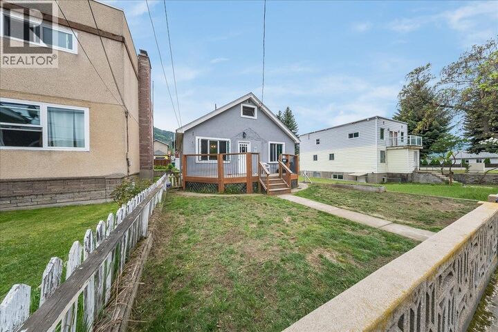 Property Photo:  1430 Third Avenue  BC V1R 1P6 