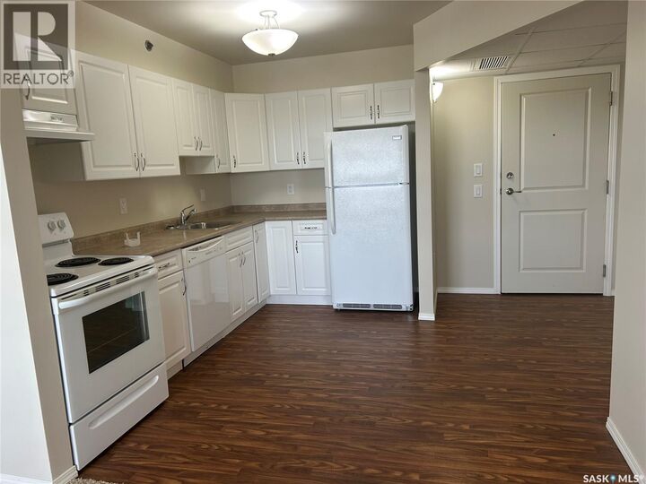 Property Photo:  403 601 110th Avenue  SK S0E 1T0 