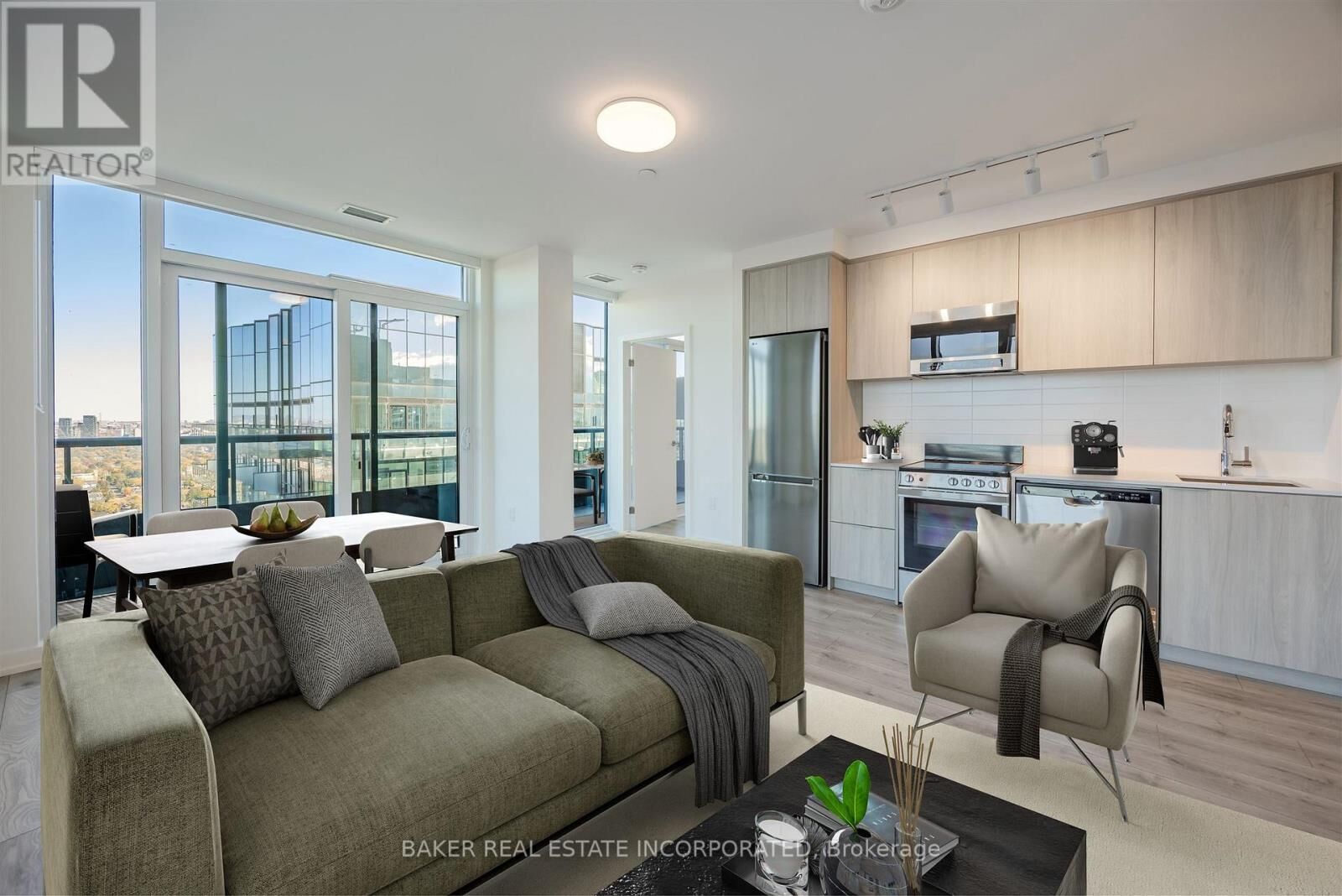 Property Photo:  223 Redpath Avenue 3906  ON M4P 0E8 