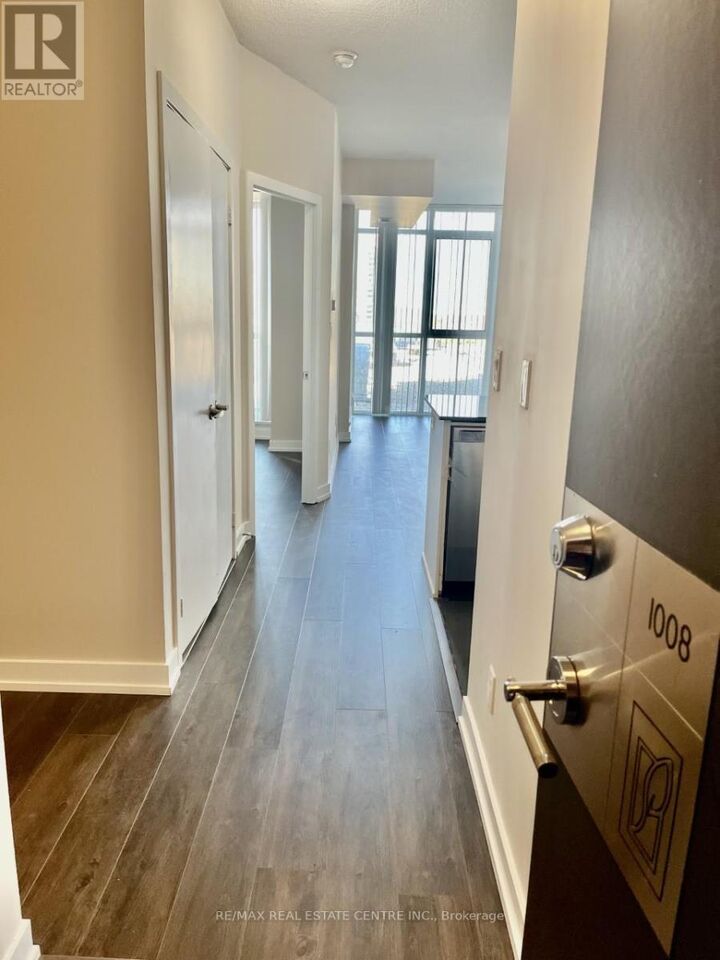 Property Photo:  4070 Confederation Parkway 1008  ON L5B 0E9 