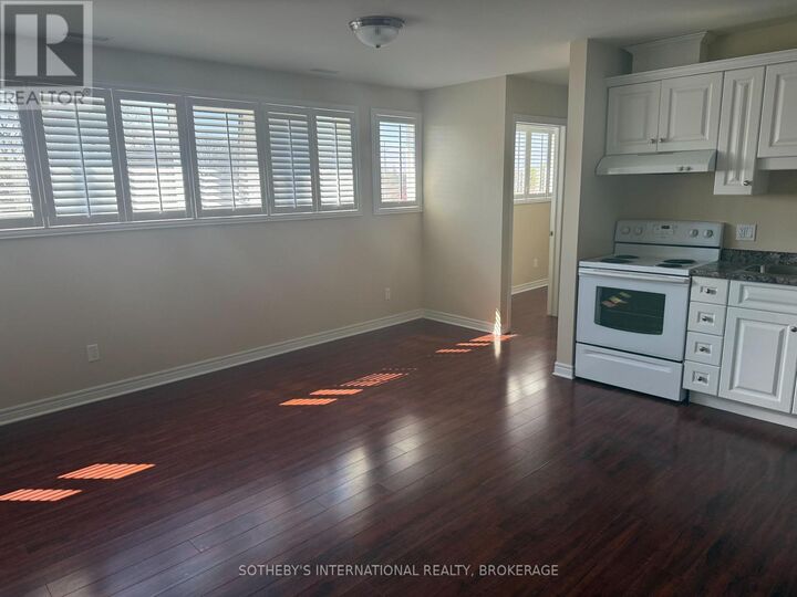 Property Photo:  320 Vine Street 3B  ON L2M 4T3 