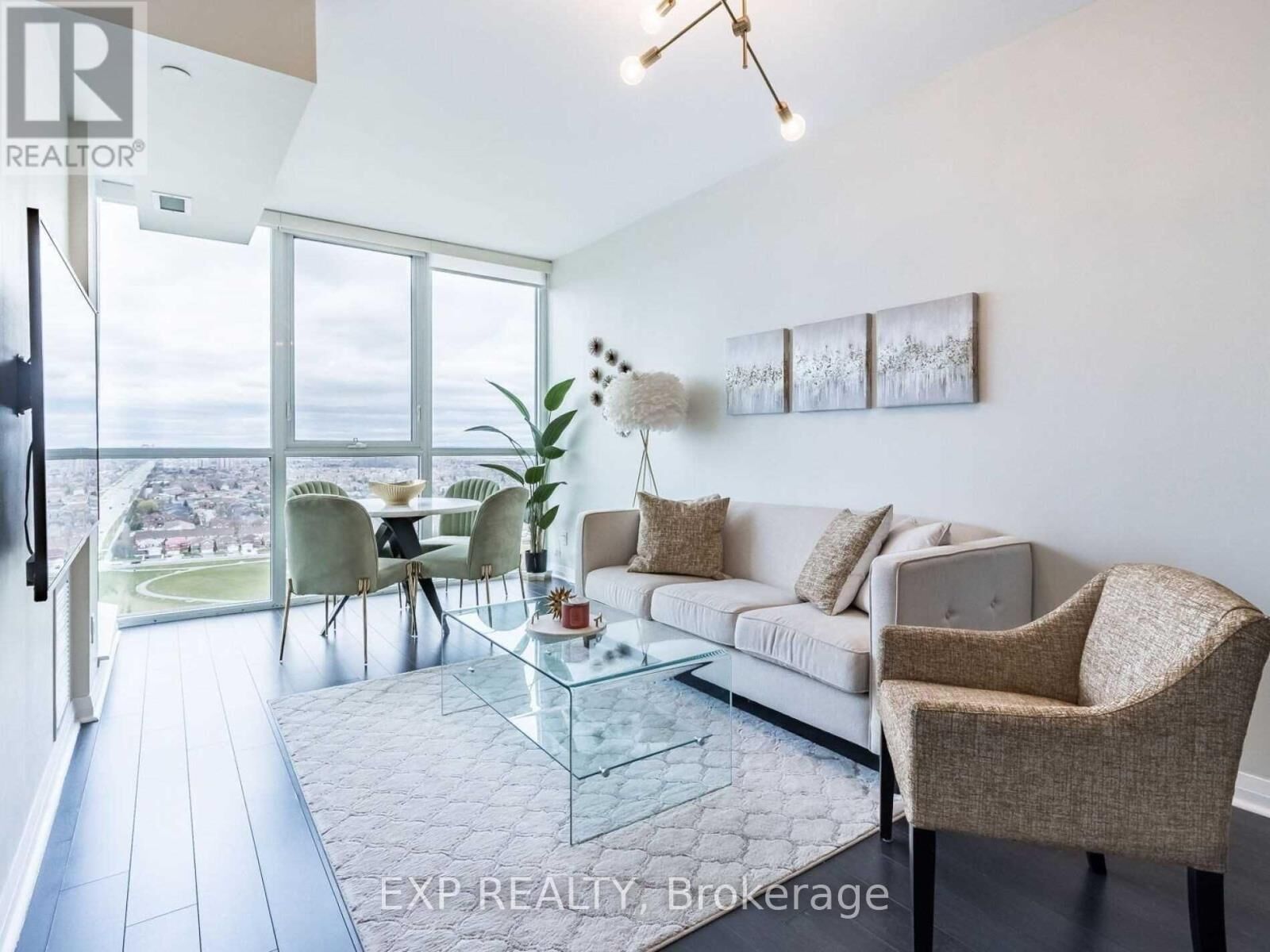 Property Photo:  75 Eglinton Avenue West 2005  ON L5R 0E5 