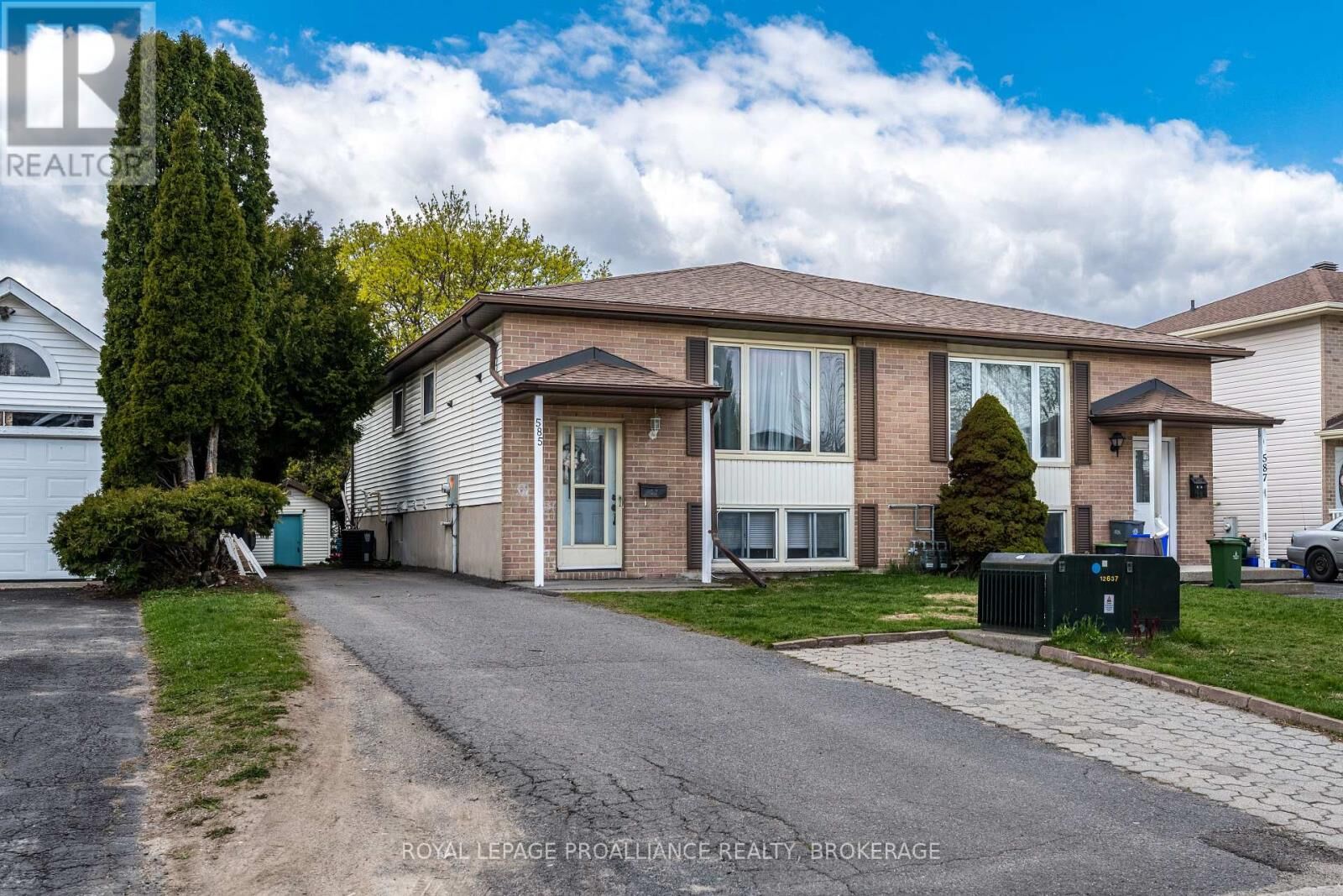 Property Photo:  585 Gavin Court  ON K7M 8B8 